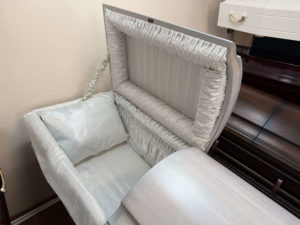 Гроб из дуба "Сенатор белая патина"